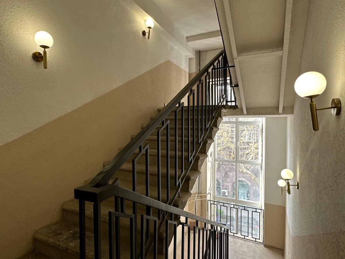 Ris Opera Apartments Ереван Экстерьер фото